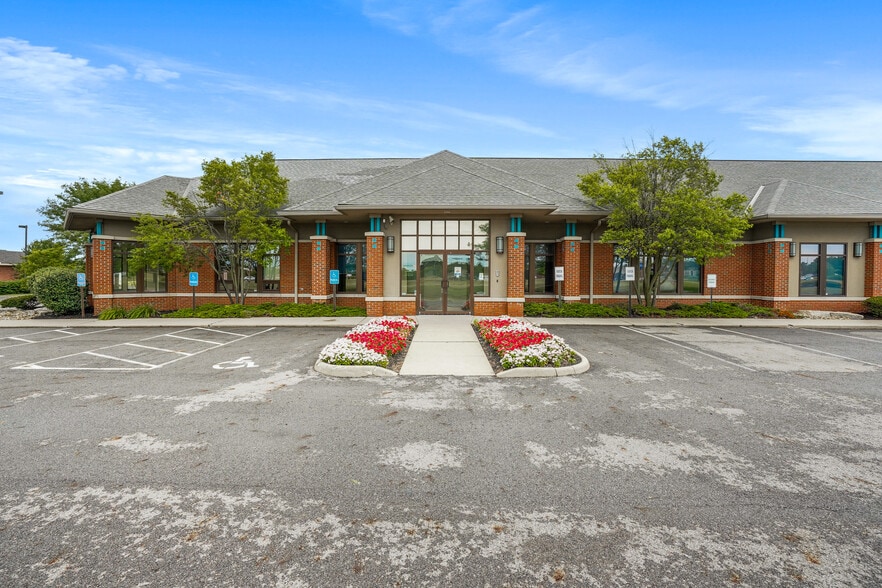 10567 Sawmill Pky, Powell, OH for lease - Building Photo - Image 2 of 53