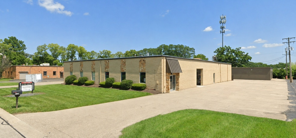130-138 Westpark Rd, Centerville, OH for lease - Building Photo - Image 2 of 9