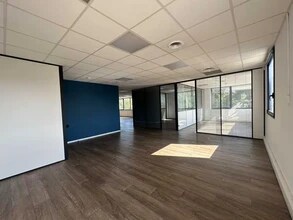 Bureau dans Aix-en-Provence à louer Photo intérieure- Image 2 de 6