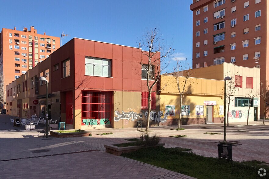 Calle de Luis de Hoyos Sáinz, 174, Madrid, Madrid for sale - Building Photo - Image 2 of 2