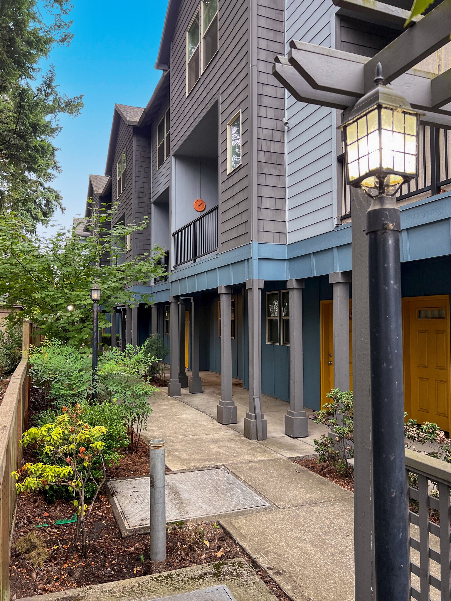 11012-11016 SE Stark St, Portland, OR à vendre Photo du bâtiment- Image 1 de 1