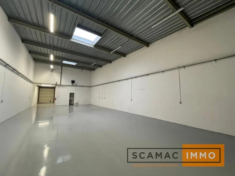 Industriel dans Chilly-Mazarin à louer - Photo du bâtiment - Image 3 de 8