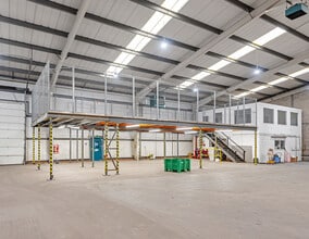 8 Tom Johnston Rd, Dundee for lease Interior Photo- Image 2 of 2