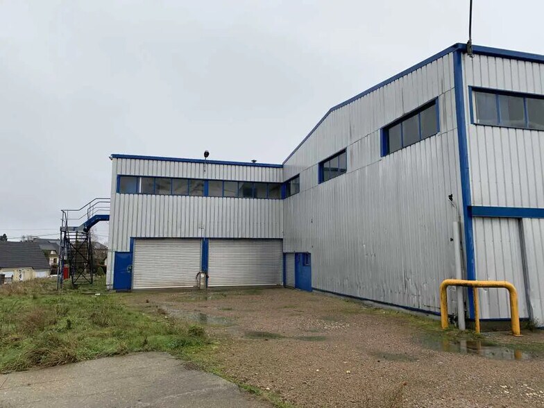 Industrial in Tancarville for lease - Building Photo - Image 2 of 3