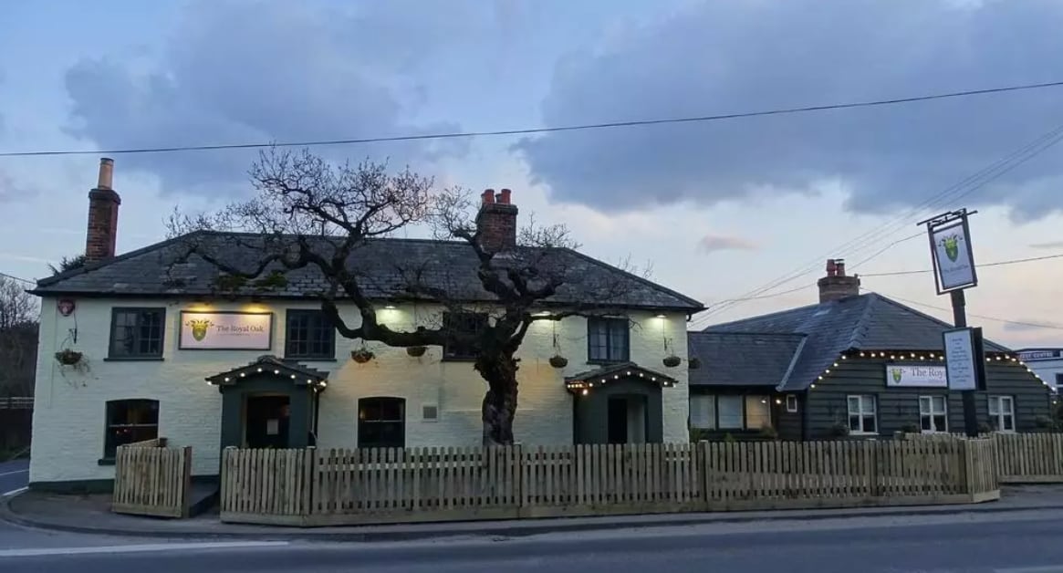 Christchurch Rd, Lymington for sale Primary Photo- Image 1 of 5