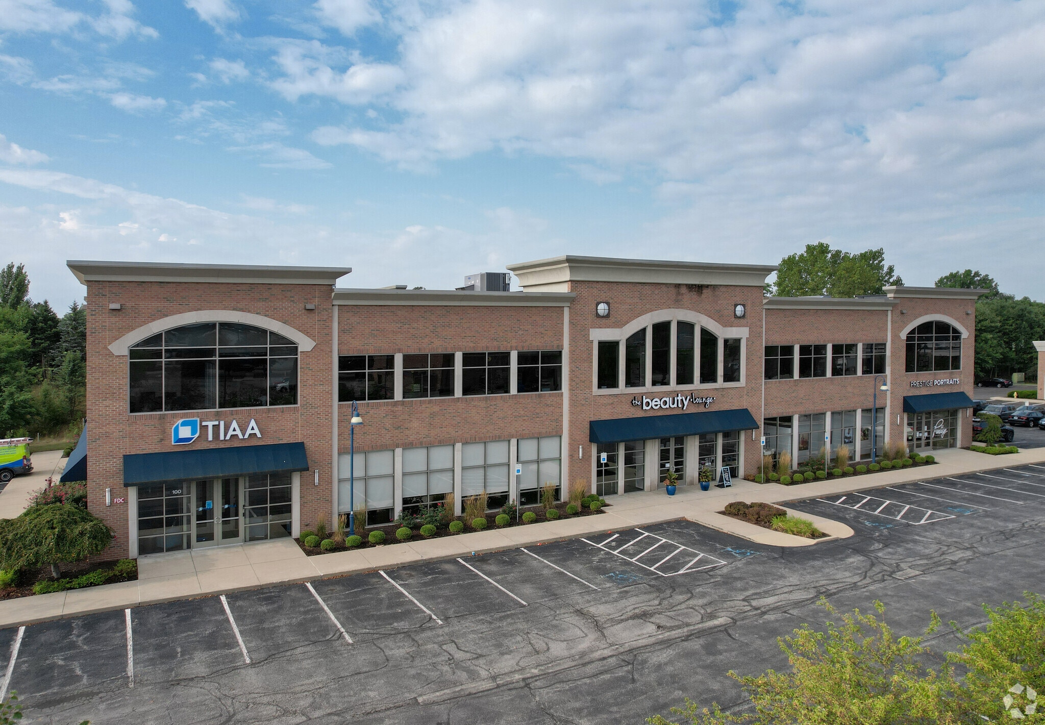 2325 Pointe Pky, Carmel, IN for lease Primary Photo- Image 1 of 6