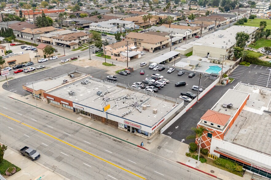 578-580 E San Bernardino Rd, Covina, CA à vendre - Photo du bâtiment - Image 2 de 24