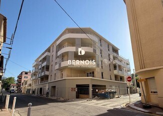 Plus de détails pour Commerce de détail à vendre