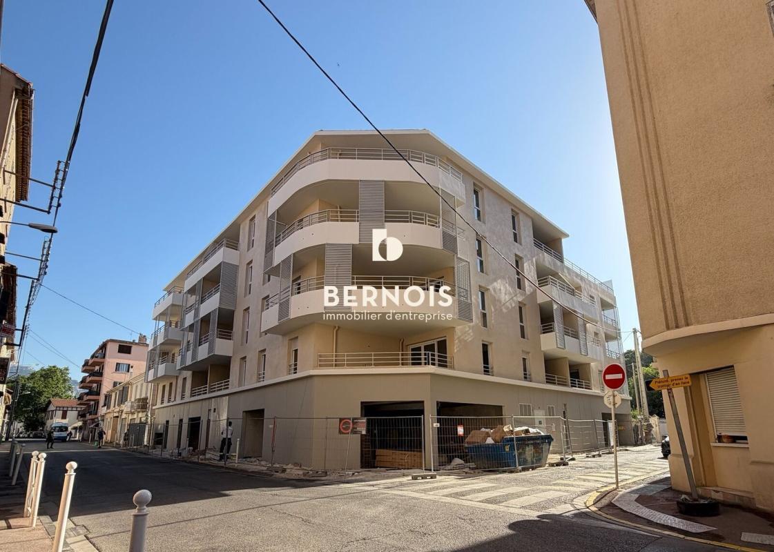 Commerce de détail dans Toulon à vendre Photo du bâtiment- Image 1 de 7