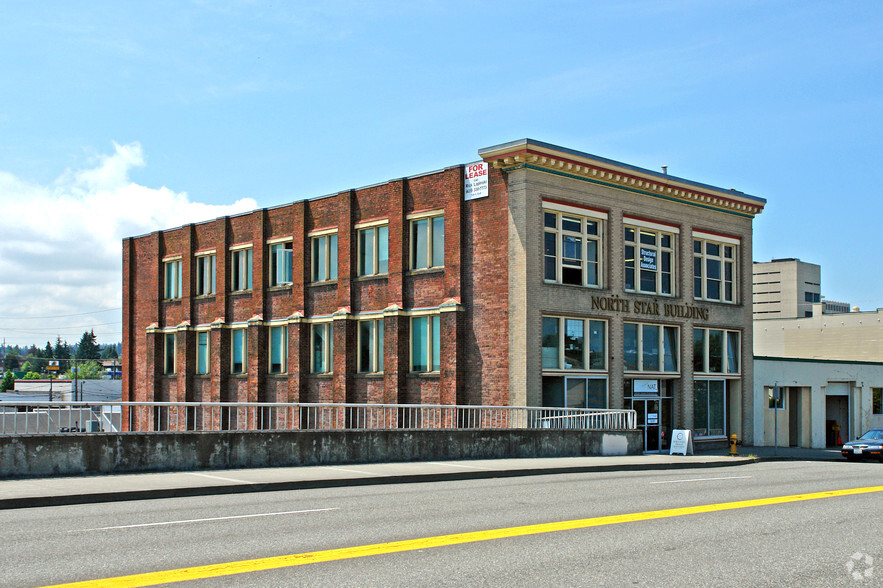 2210 Hewitt Ave, Everett, WA for lease - Building Photo - Image 2 of 8