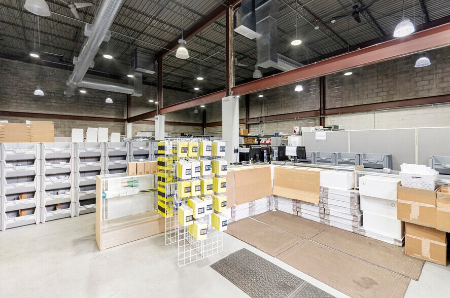 5241-5249 Touhy Ave, Skokie, IL à louer - Photo intérieure - Image 3 de 29