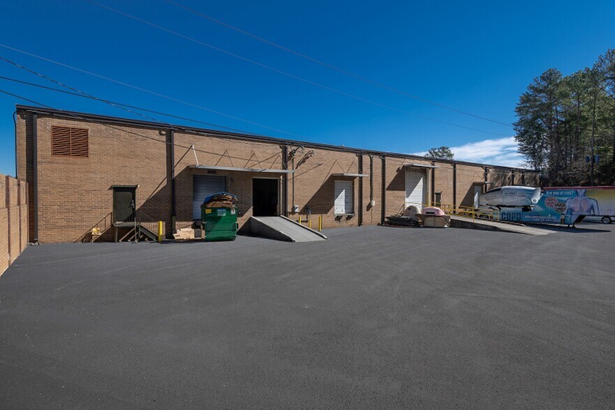 4600 Frederick Dr SW, Atlanta, GA à louer - Photo du bâtiment - Image 2 de 4