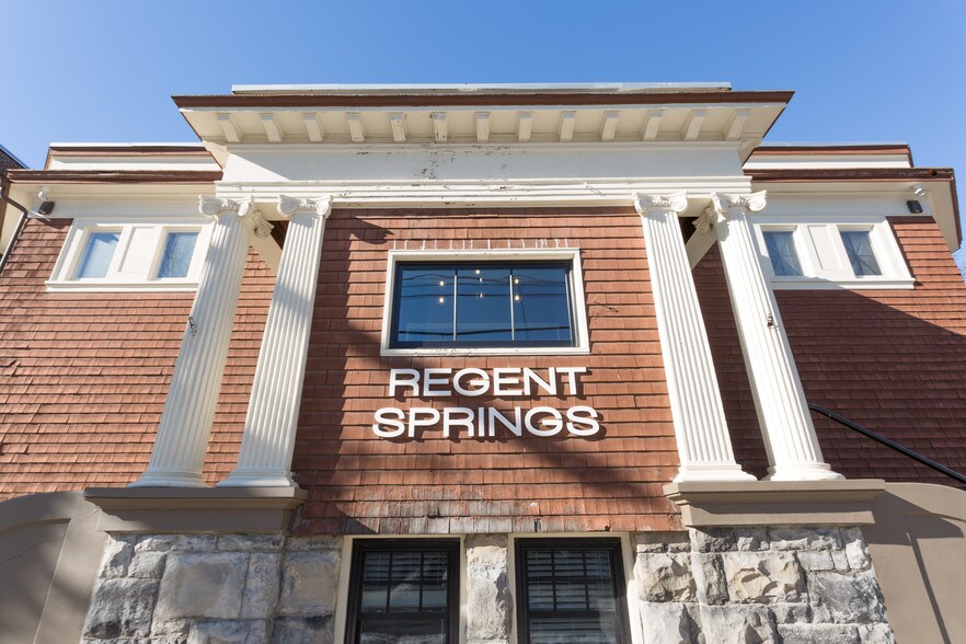 153 Regent St, Saratoga Springs, NY for lease - Primary Photo - Image 1 of 19