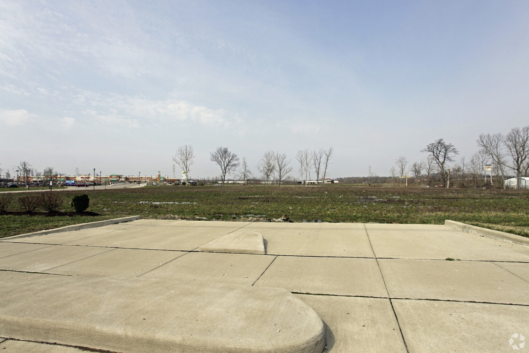 Evendale Commons portefeuille de 2 propriétés à vendre sur LoopNet.ca Photo principale- Image 1 de 3