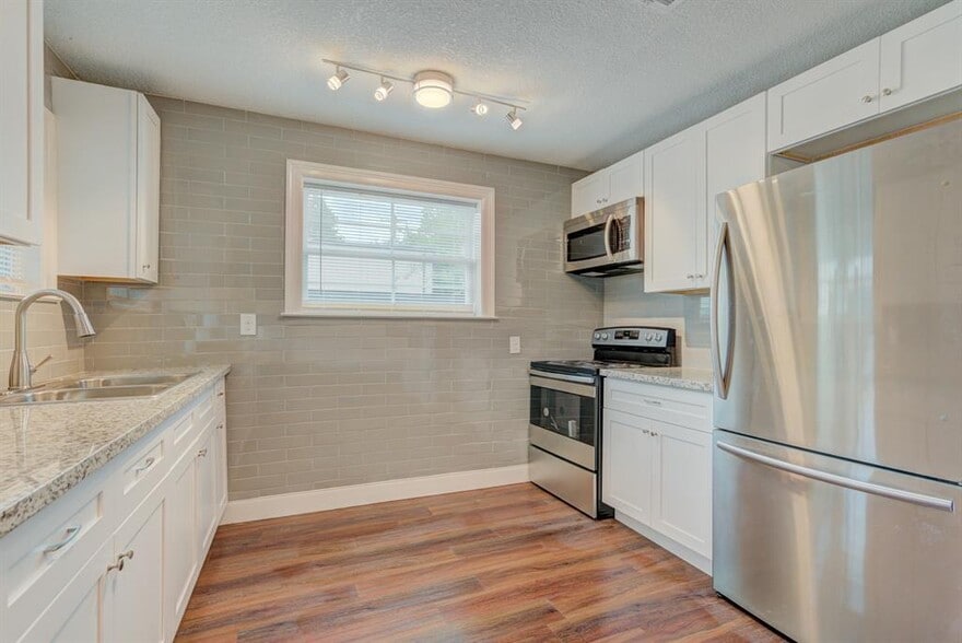 2127-1 Maximilian St, Houston, TX for sale - Building Photo - Image 2 of 20