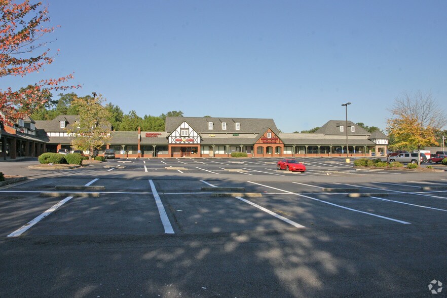 7875 Roswell Rd, Atlanta, GA à louer - Photo du bâtiment - Image 3 de 4