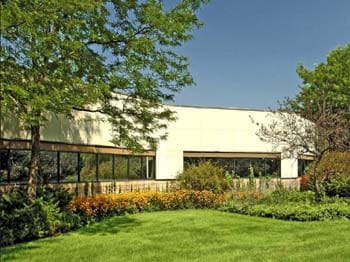 230-240 Crossways Park Dr, Woodbury, NY for lease - Building Photo - Image 3 of 5