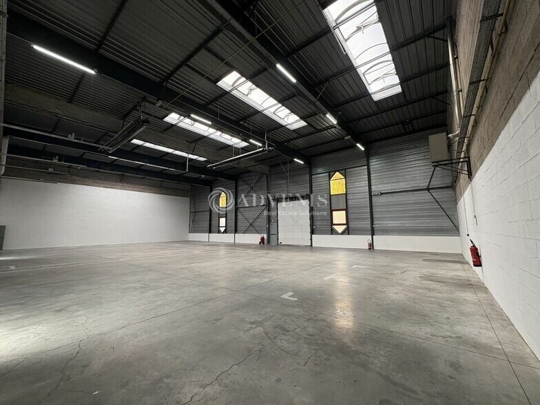 21 Avenue Georges Politzer, Trappes for lease - Interior Photo - Image 2 of 6