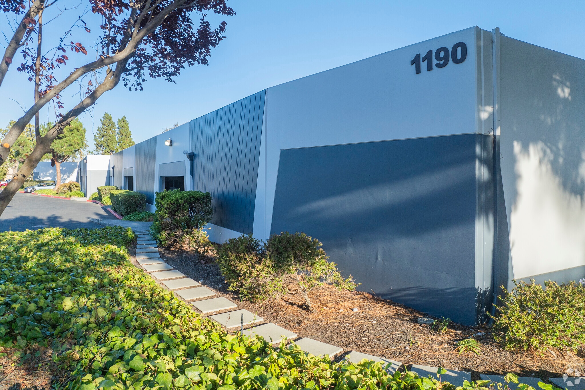 1190-1206 Mountain View Alviso Rd, Sunnyvale, CA for lease Primary Photo- Image 1 of 9