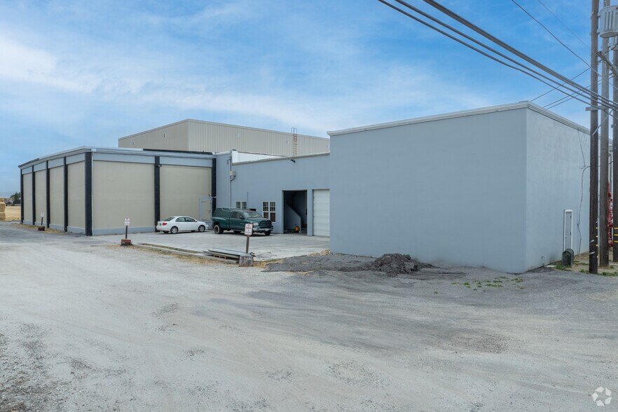 320 Hillcrest Rd, Hollister, CA à vendre - Photo du bâtiment - Image 2 de 27