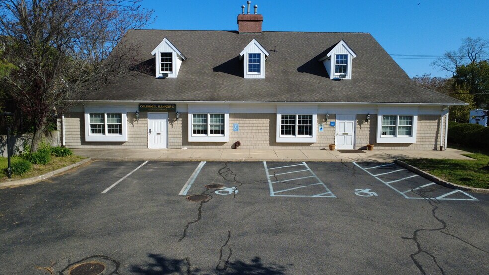 36 Route 25a, East Setauket, NY à louer - Photo du bâtiment - Image 2 de 9