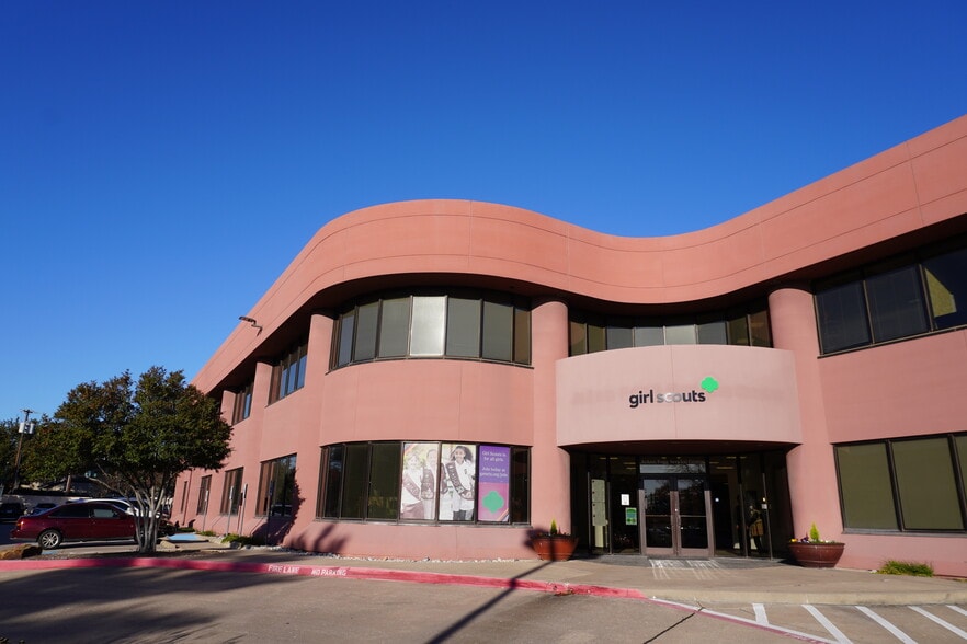 6001 Summerside Dr, Dallas, TX for sale - Building Photo - Image 2 of 15