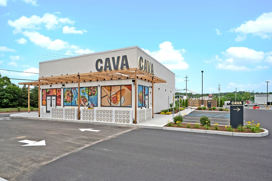 1009 Centerville Rd, Warwick, RI à vendre - Photo du bâtiment - Image 2 de 6