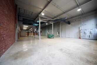 900 W Cermak Rd, Chicago, IL for lease Interior Photo- Image 1 of 16