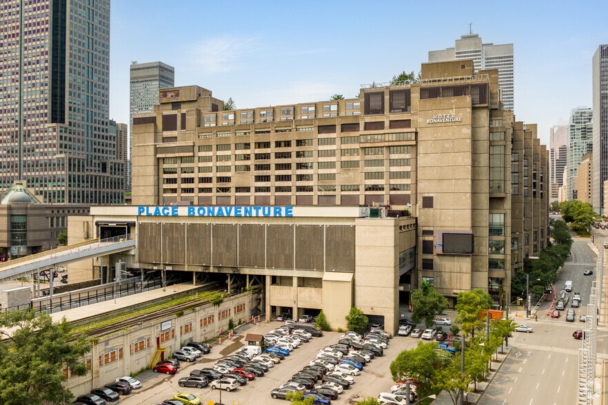 800 Rue De La Gauchetière O, Montréal, QC à louer - Photo du bâtiment - Image 3 de 5