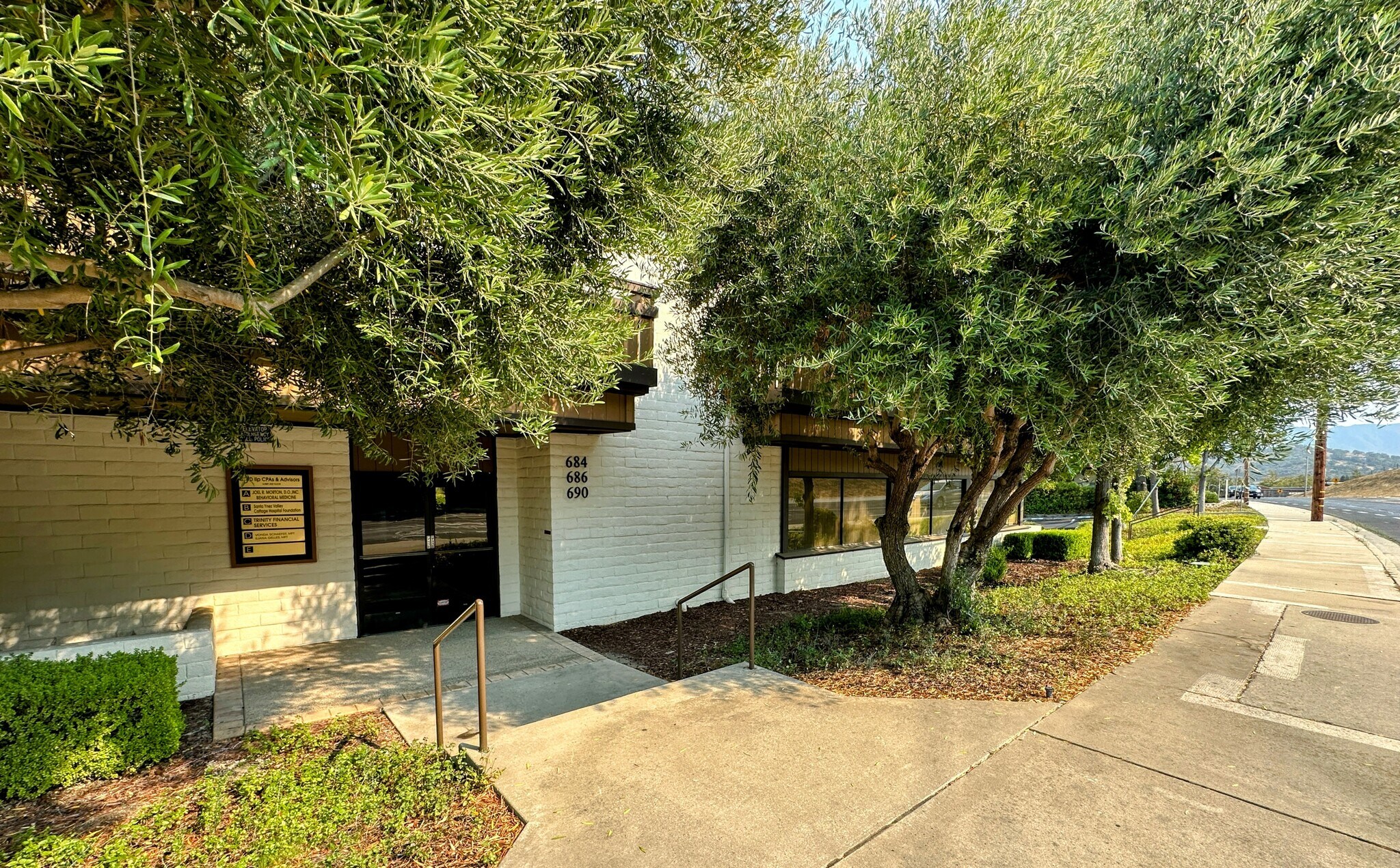 684-690 Alamo Pintado Rd, Solvang, CA for lease Interior Photo- Image 1 of 14