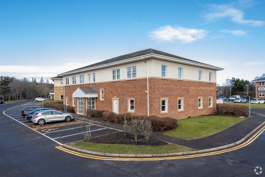5 Deer Park Av, Livingston for lease - Building Photo - Image 2 of 36
