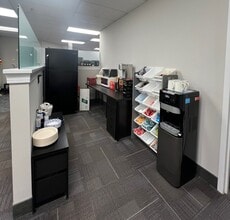 1952 Gallows Rd, Vienna, VA for lease Interior Photo- Image 2 of 4