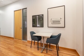 Plus de détails pour 9245 Laguna Springs Dr, Elk Grove, CA - Coworking à louer