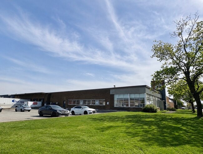 More details for 5600 Rue Ferrier, Mont-Royal, QC - Industrial for Lease