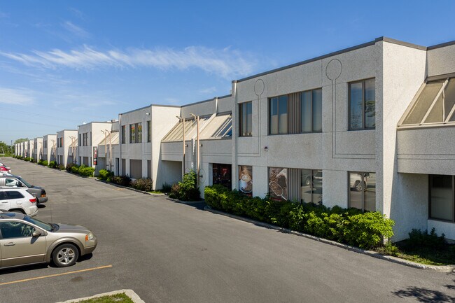 More details for 4555 Boul Des Grandes-Prairies, Saint-leonard, QC - Industrial for Lease