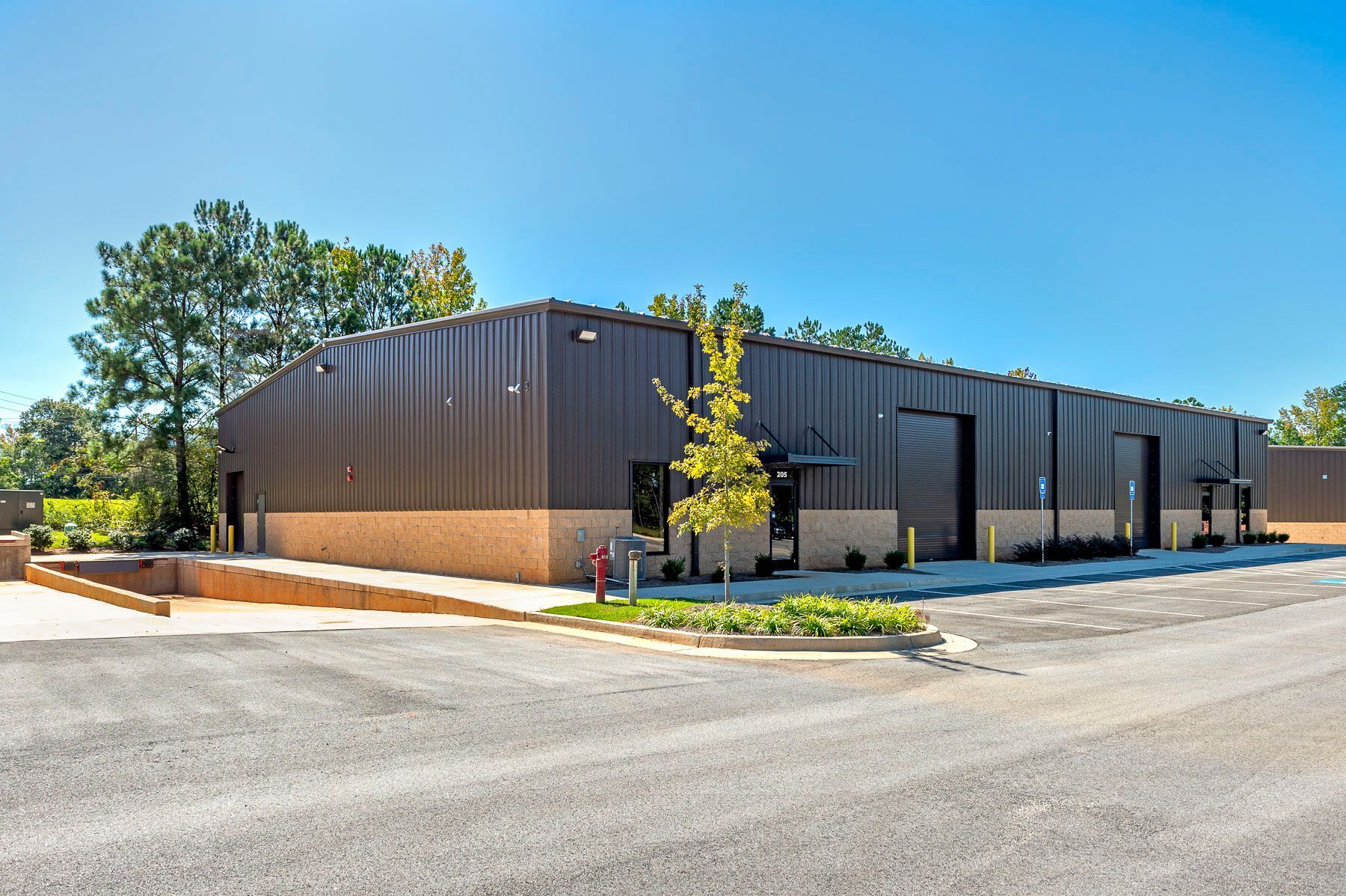 200 Charles Ct, McDonough, GA for lease Primary Photo- Image 1 of 12
