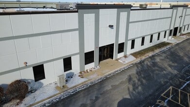 1601-1627 Rock Creek Blvd, Joliet, IL à louer Photo du bâtiment- Image 1 de 13