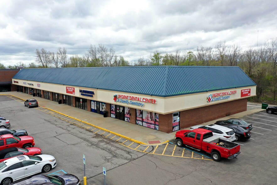 10411-10445 E Washington St, Indianapolis, IN for lease - Building Photo - Image 3 of 9