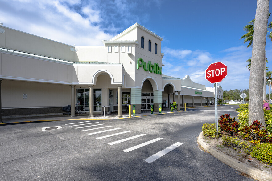 1850 Ridgewood Ave, Holly Hill, FL for lease - Building Photo - Image 2 of 11