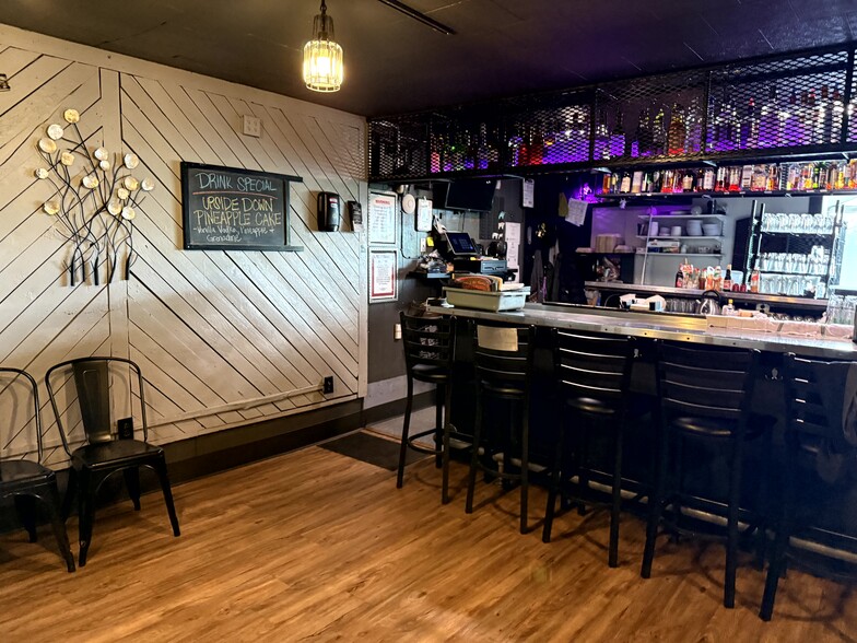 453 E Pioneer Ave, Homer, AK for sale - Building Photo - Image 3 of 10