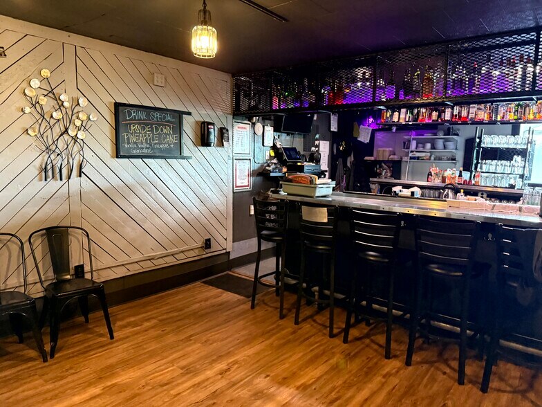 453 E Pioneer Ave, Homer, AK à vendre - Photo du bâtiment - Image 3 de 10