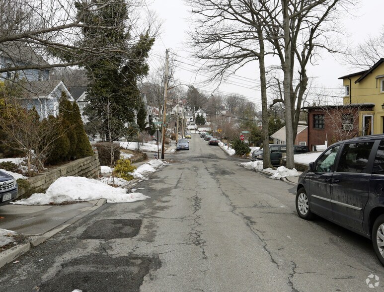 69 Starbuck St, Staten Island, NY à vendre - Photo du bâtiment - Image 3 de 52