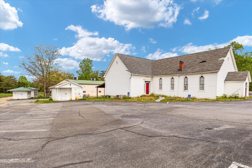 19959 Fort Valley Rd, Strasburg, VA à vendre - Photo du b timent - Image 2 de 44