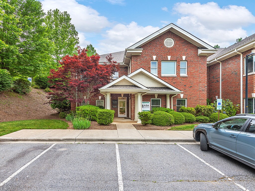 2 Walden Ridge Dr, Asheville, NC à vendre Photo du bâtiment- Image 1 de 17