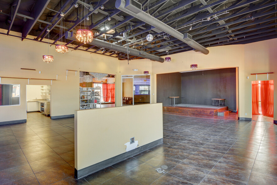 4275 S Durango Dr, Las Vegas, NV for lease - Building Photo - Image 3 of 10