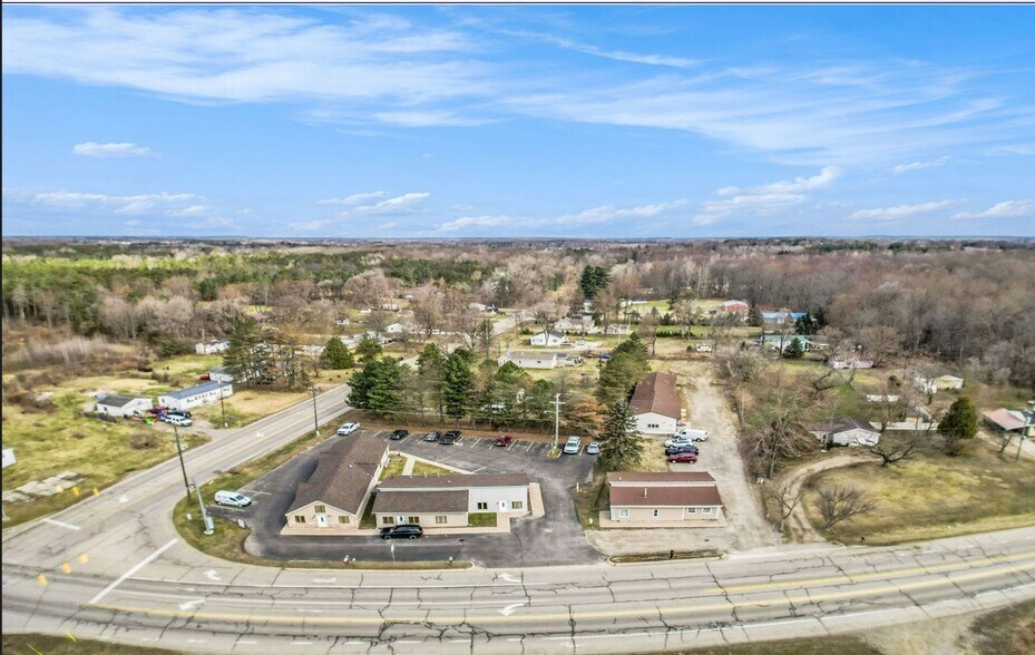2523 Imlay City Rd, Lapeer, MI à vendre - Aérien - Image 2 de 2