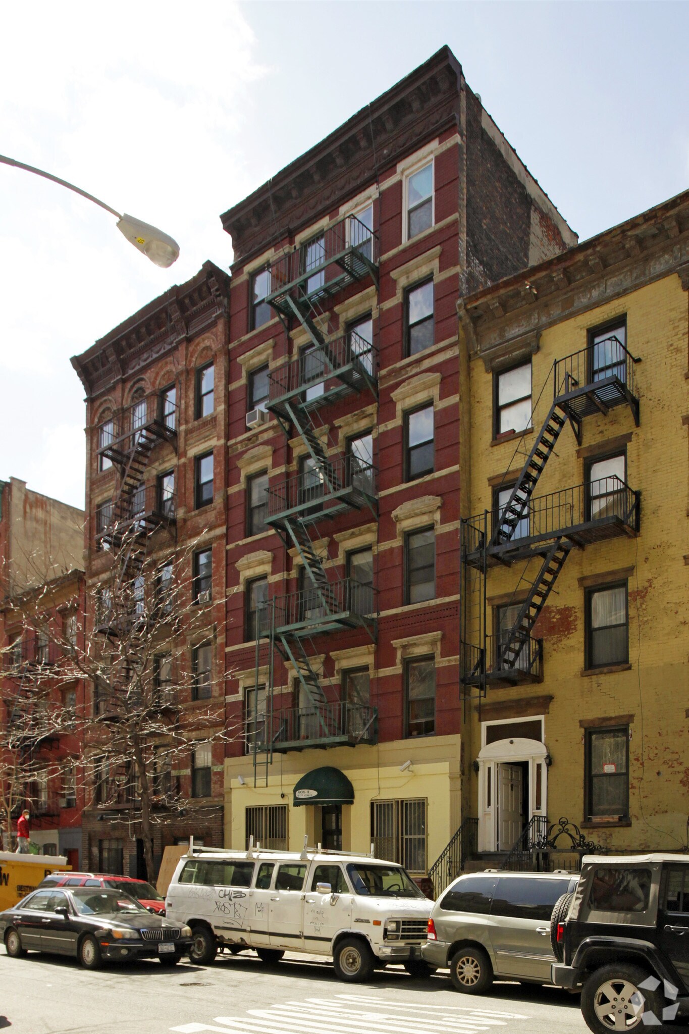 608 E 9th St, New York, NY à vendre Photo principale- Image 1 de 3