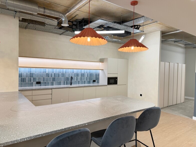 152-156 Kentish Town Rd, London for lease - Building Photo - Image 2 of 11