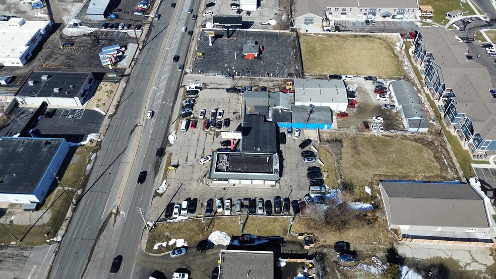 Keystone Ave Portfolio portefeuille de 3 propriétés à vendre sur LoopNet.ca - Photo du bâtiment - Image 3 de 8