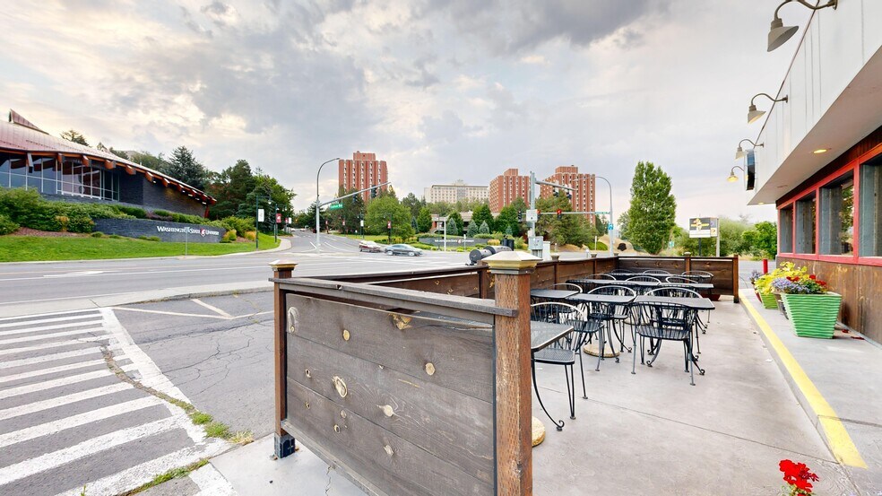 1005 E Main St, Pullman, WA à vendre - Photo du bâtiment - Image 3 de 16